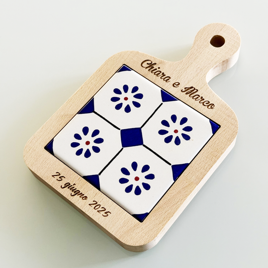 TAGLIERE IN FAGGIO CON MAIOLICA PUGLIESE